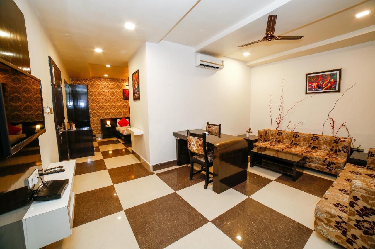 Oyo 35769 Hotel Rishabh Jhānsi Extérieur photo